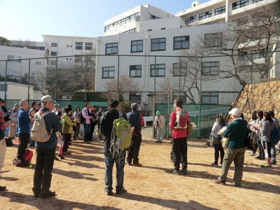 閉会でお礼の挨拶をするM代表世話役.jpg
